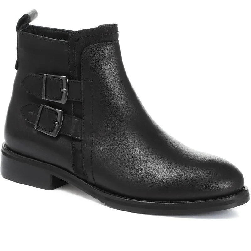 Leather Buckle Ankle Boot - META30500 / 317 134