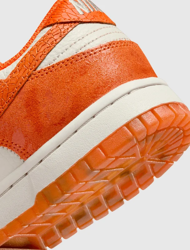 WOMEN'S DUNK LOW ""CRACKED ORANGE""